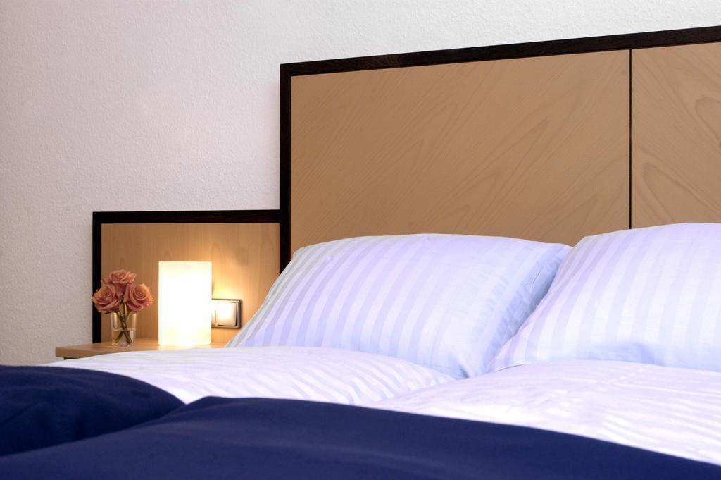 Residenz Am Dom Boardinghouse Apartments Кёльн Номер фото